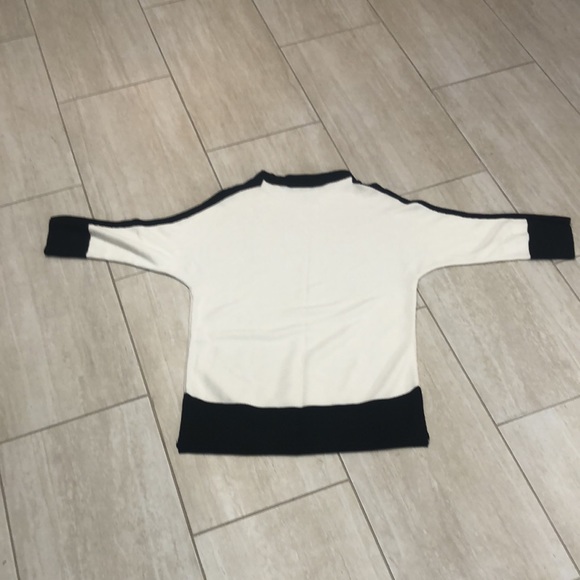 Chico’s Zenergy Sweater - Picture 6 of 9